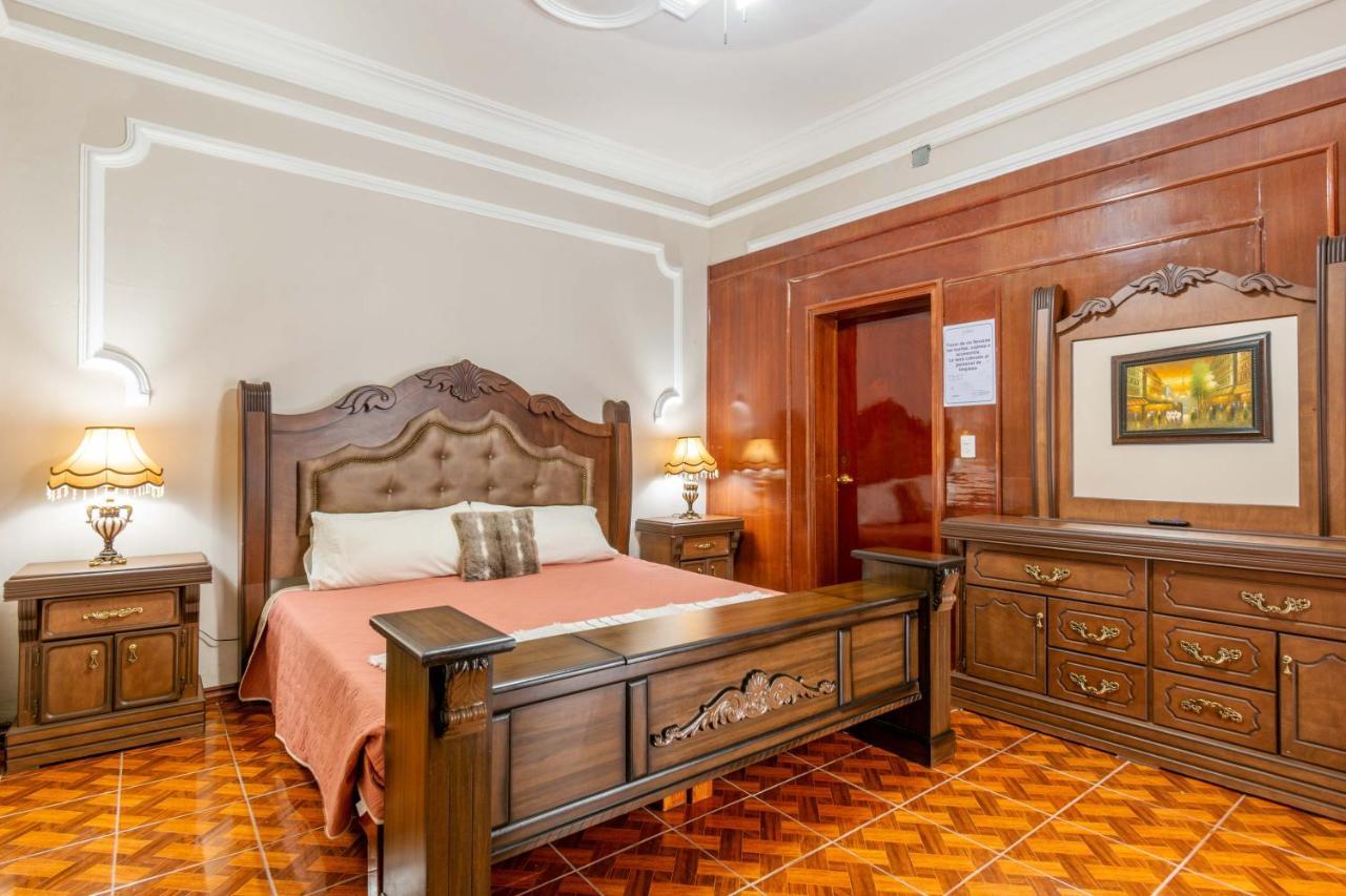 Hosteria Casa Marquez Leon Bagian luar foto