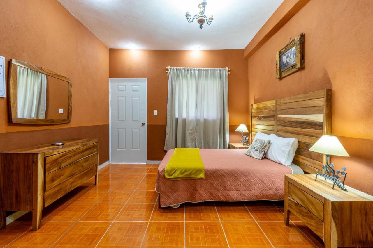 Hosteria Casa Marquez Leon Bagian luar foto