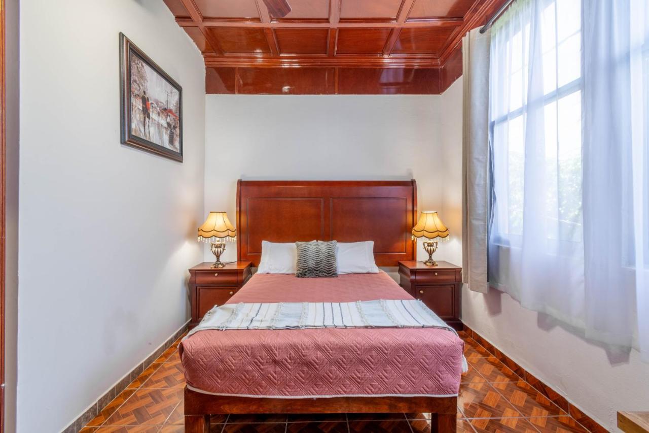 Hosteria Casa Marquez Leon Bagian luar foto