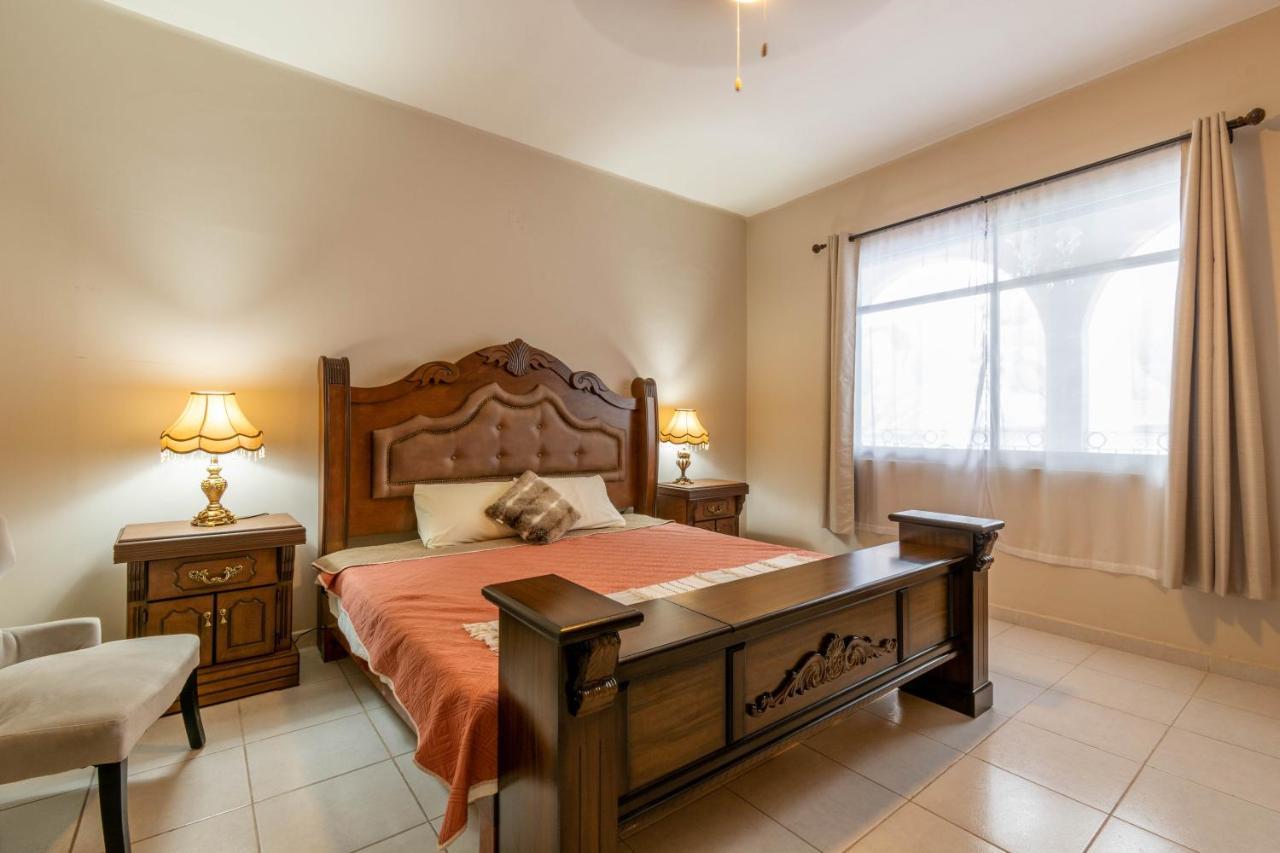 Hosteria Casa Marquez Leon Bagian luar foto