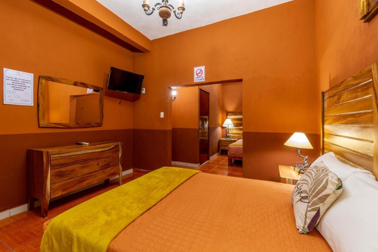 Hosteria Casa Marquez Leon Bagian luar foto
