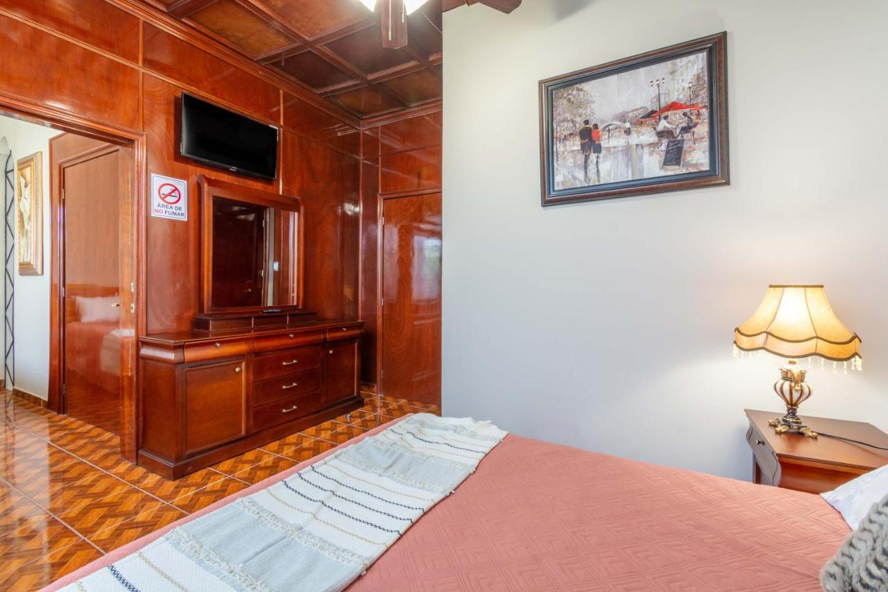 Hosteria Casa Marquez Leon Bagian luar foto