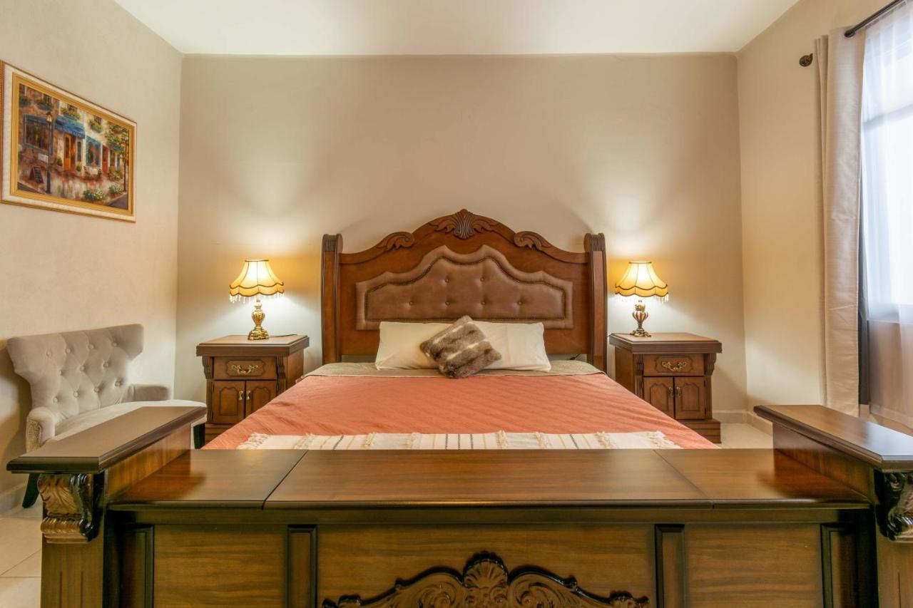 Hosteria Casa Marquez Leon Bagian luar foto