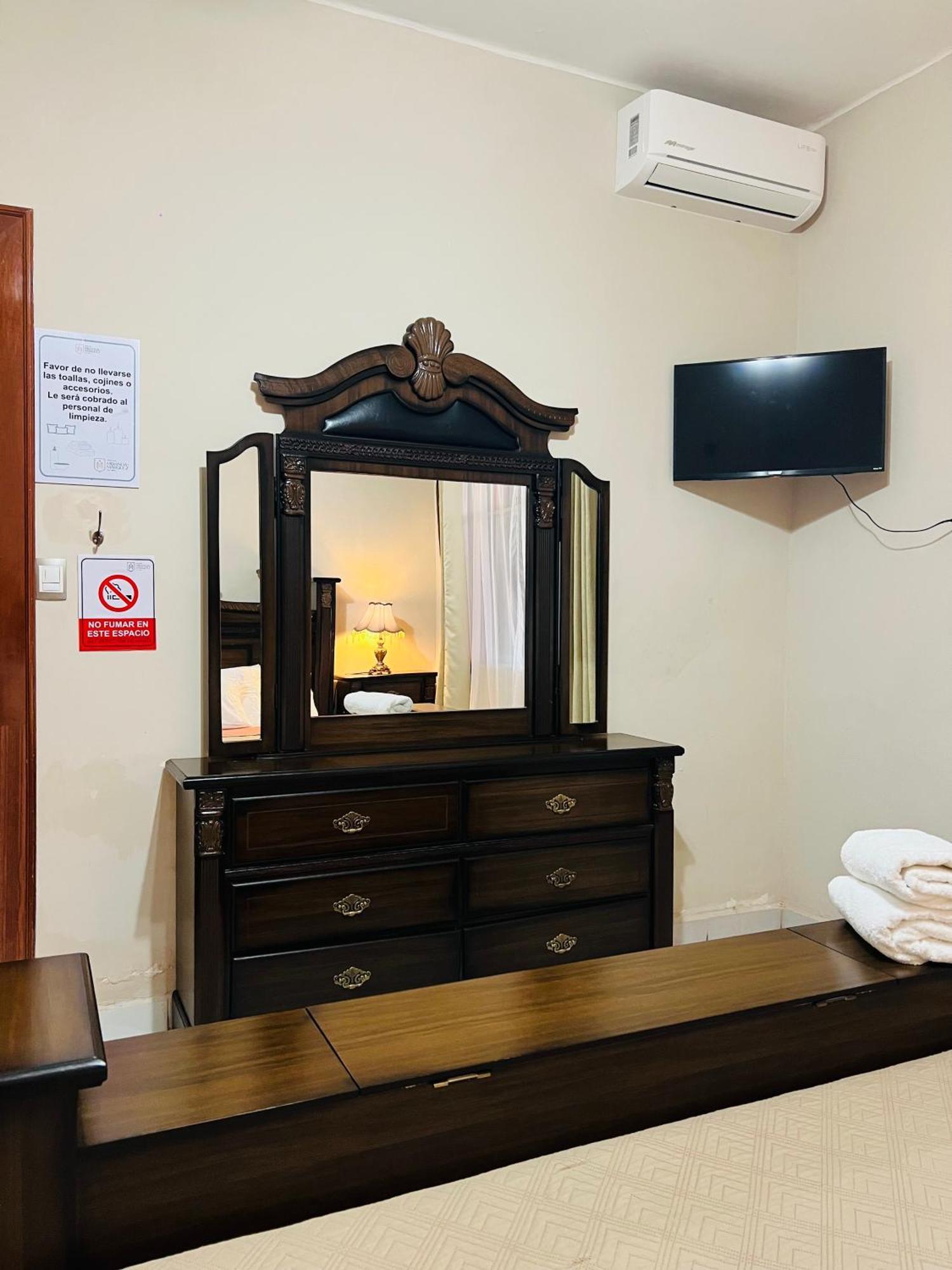 Hosteria Casa Marquez Leon Bagian luar foto