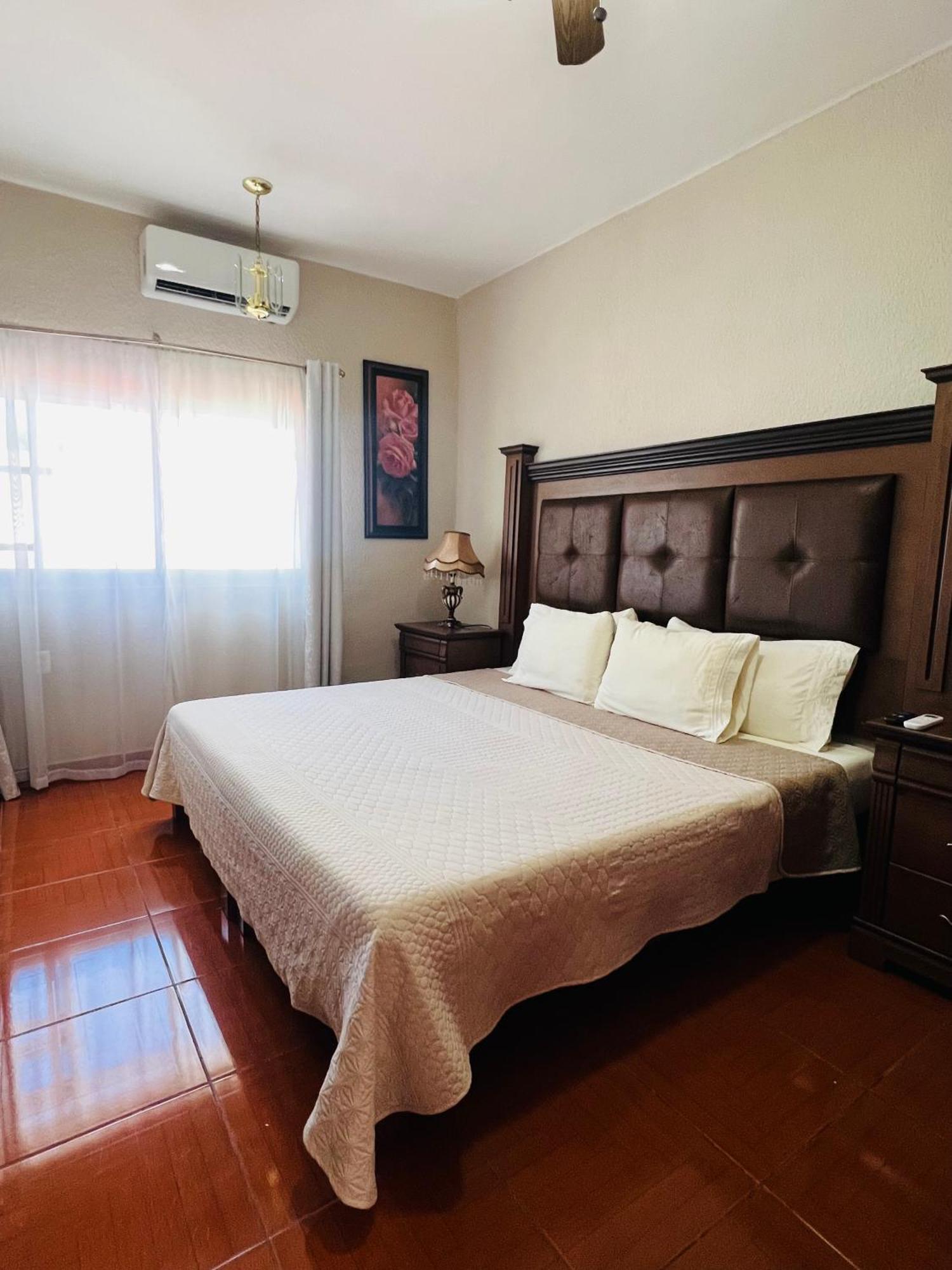 Hosteria Casa Marquez Leon Bagian luar foto