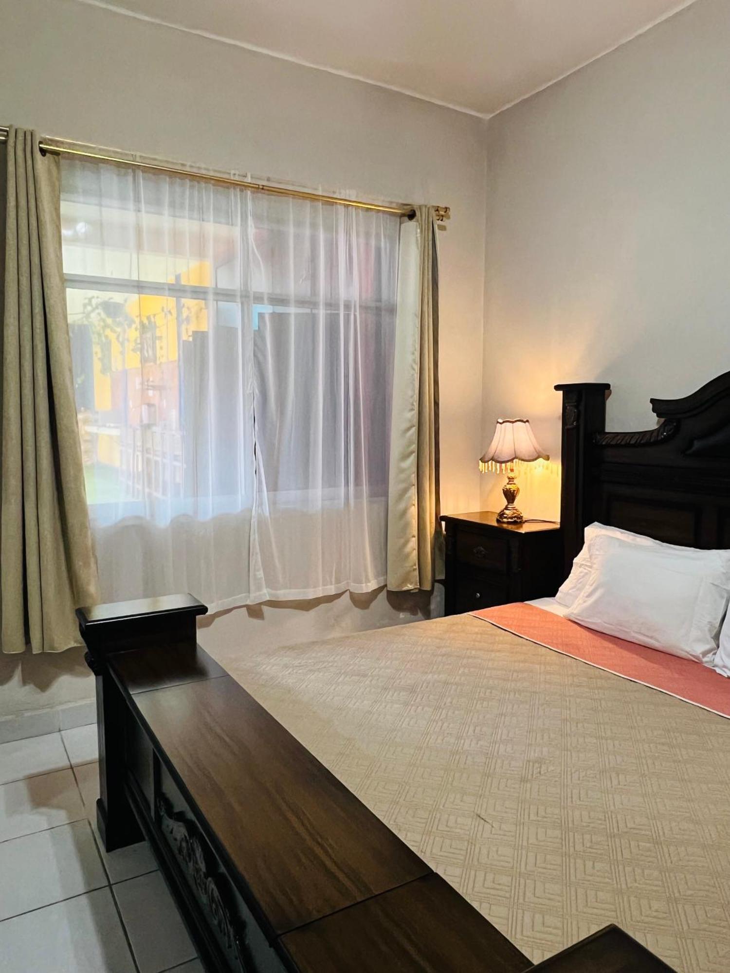 Hosteria Casa Marquez Leon Bagian luar foto