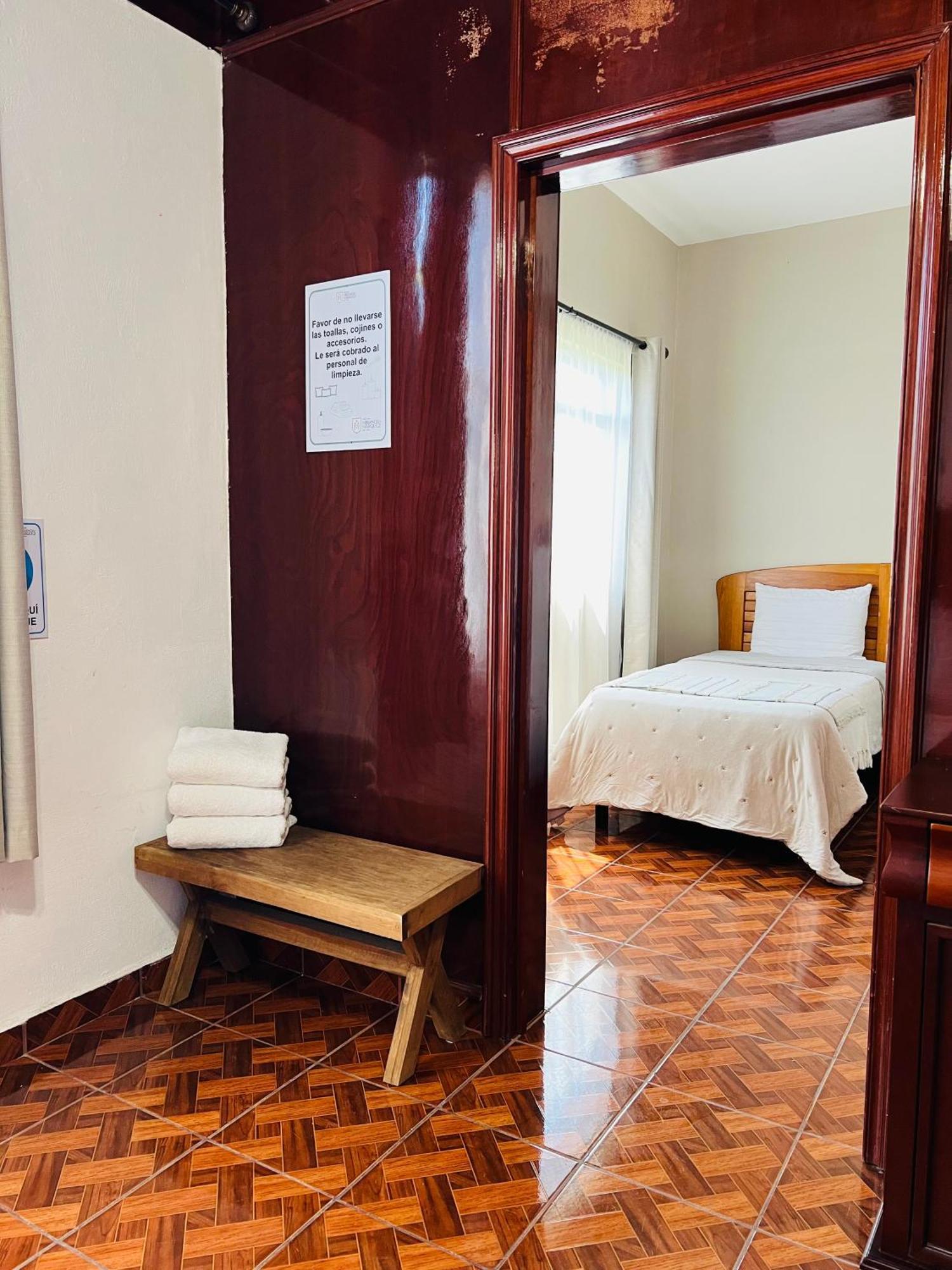 Hosteria Casa Marquez Leon Bagian luar foto