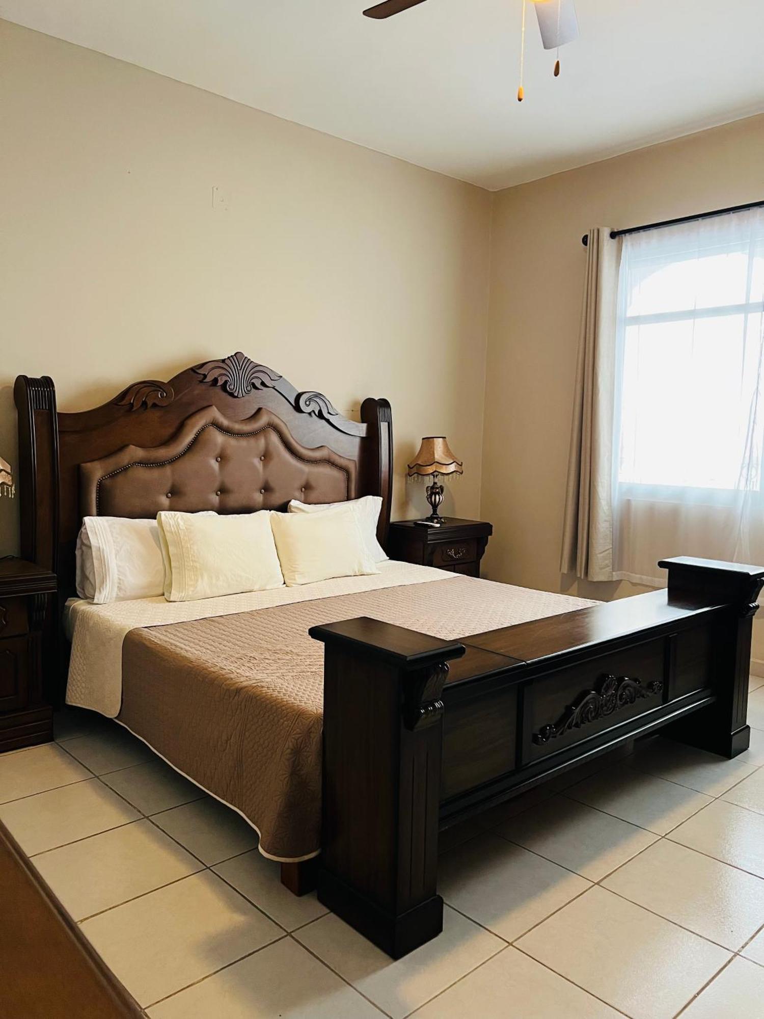 Hosteria Casa Marquez Leon Bagian luar foto