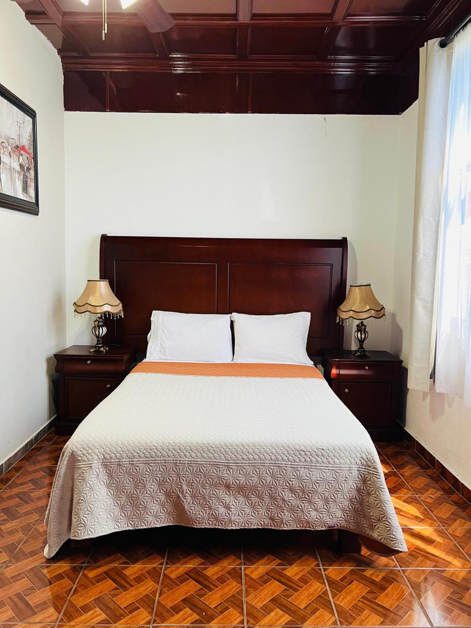 Hosteria Casa Marquez Leon Bagian luar foto